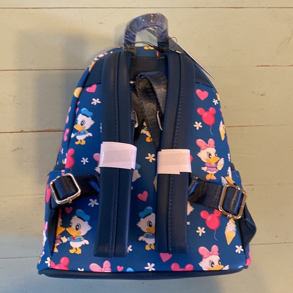 Donald and Daisy Loungefly - Picture 8 of 9